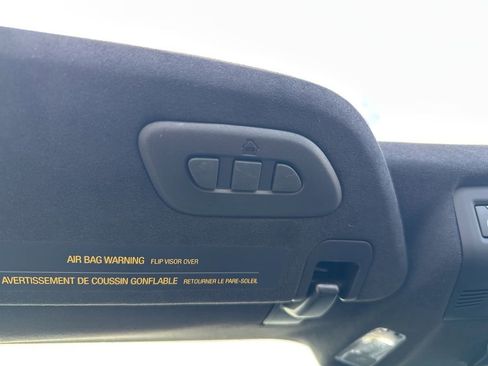 Used 2023 Chevrolet Corvette Stingray Premium Conv w/ Z51 Performance Package image 29