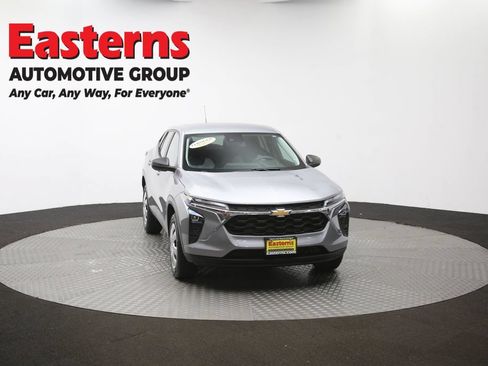 Used 2024 Chevrolet Trax LS FWD image 50