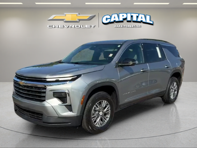 Used 2026 Chevrolet Traverse LT w/ Driver Confidence Package FWD image 1
