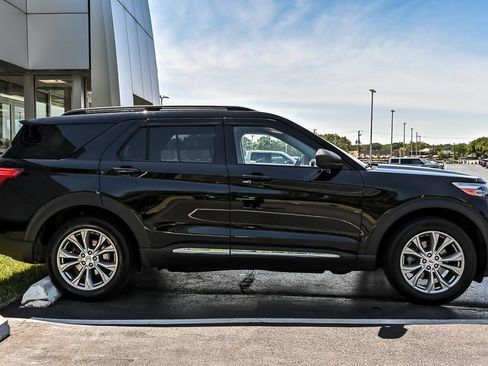 Certified 2023 Ford Explorer XLT w/ Equipment Group 202A AWD/4WD image 10