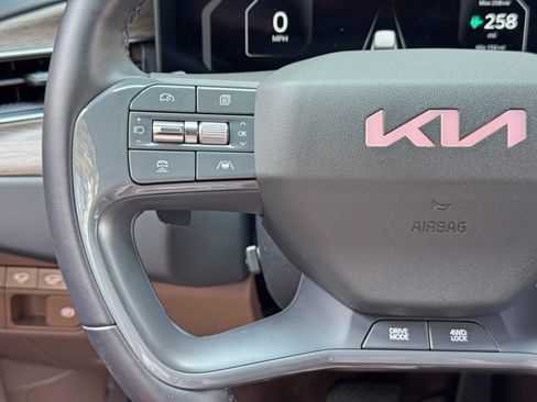 Used 2024 Kia EV9 Land AWD/4WD image 22