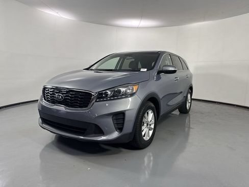 Used 2020 Kia Sorento FWD V6 image 2