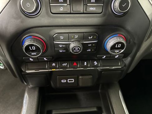 Used 2022 Chevrolet Silverado 1500 RST w/ Z71 Off-Road Package AWD/4WD image 23