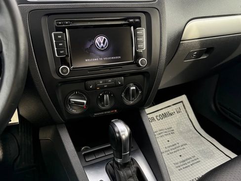 Used 2013 Volkswagen Jetta SE image 22