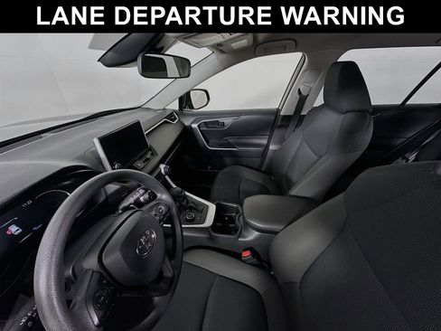 Certified 2025 Toyota RAV4 LE AWD/4WD image 5