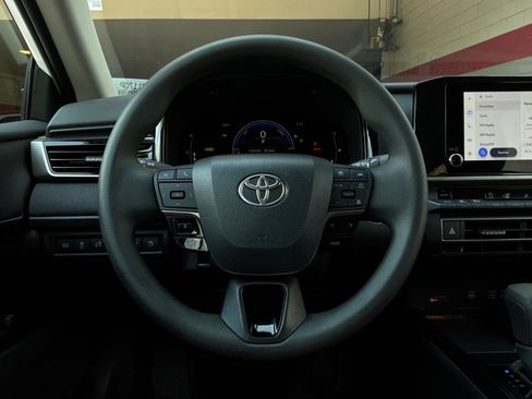 Used 2026 Toyota Camry LE FWD image 34