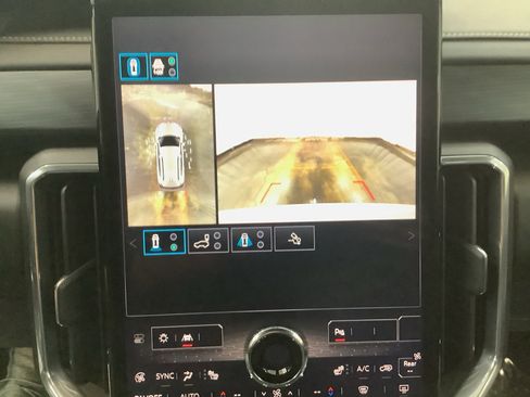 Used 2025 GMC Acadia Elevation FWD image 19