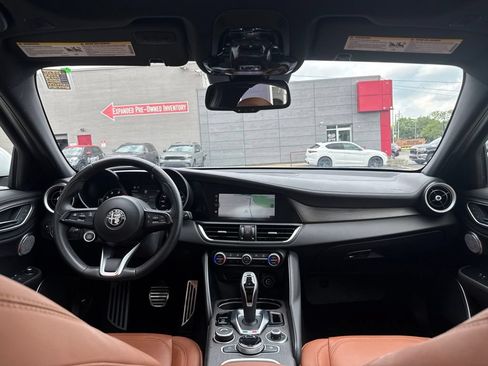 Used 2022 Alfa Romeo Giulia Ti AWD/4WD image 34