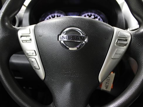 Used 2019 Nissan Versa SV image 8