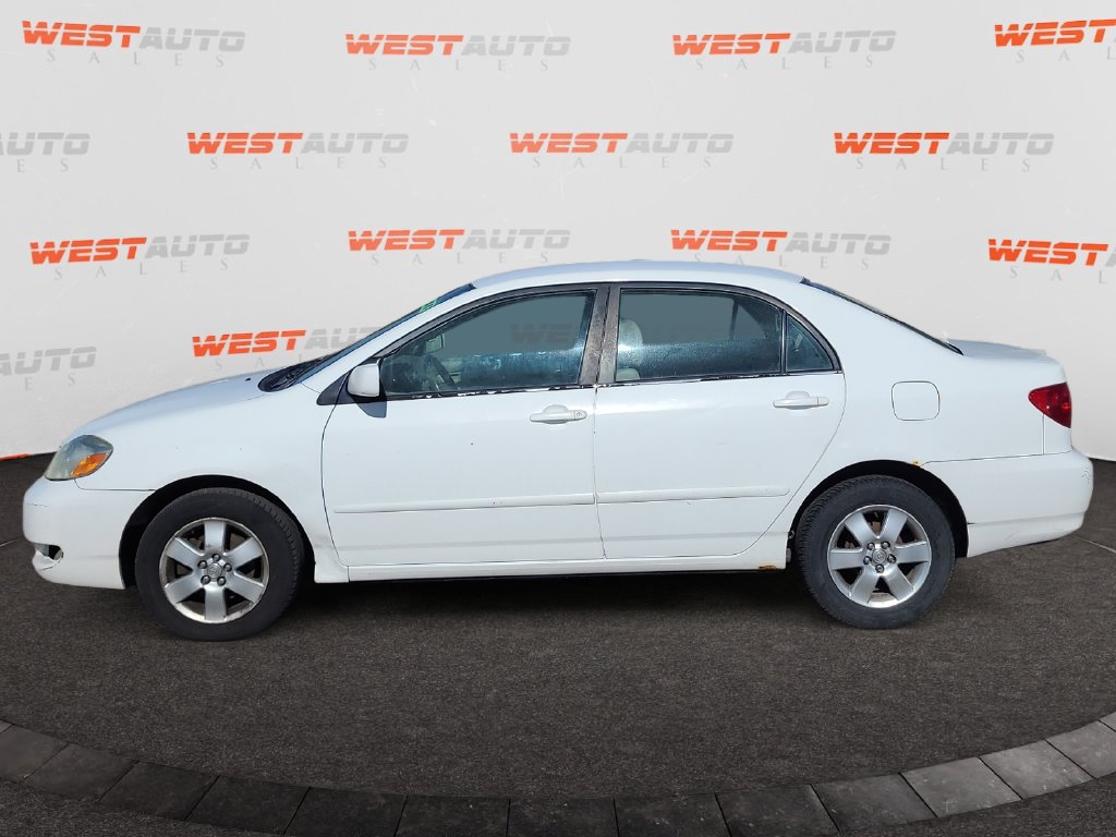 Used 2005 Toyota Corolla LE FWD image 2