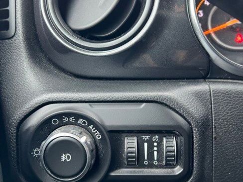 Used 2020 Jeep Wrangler Unlimited Sport image 12