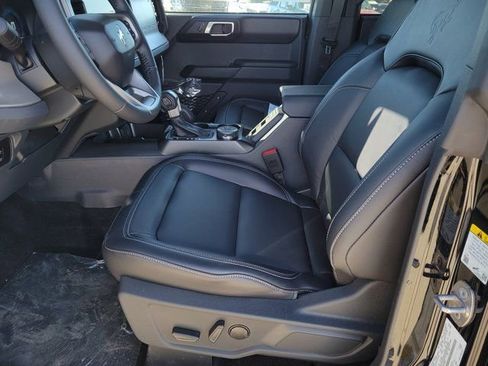 New 2025 Ford Bronco Outer Banks w/ Sasquatch Package image 6