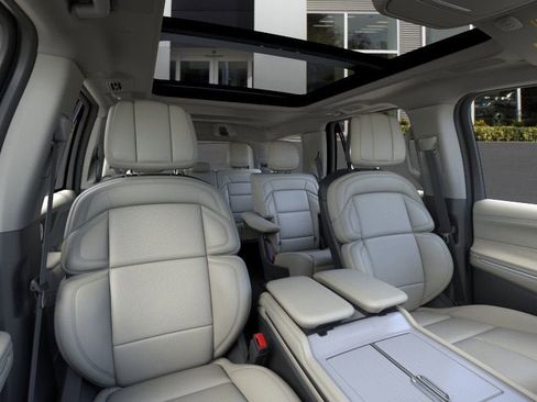 New 2026 Lincoln Navigator Reserve image 33