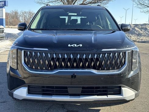 New 2026 Kia Carnival EX FWD image 3