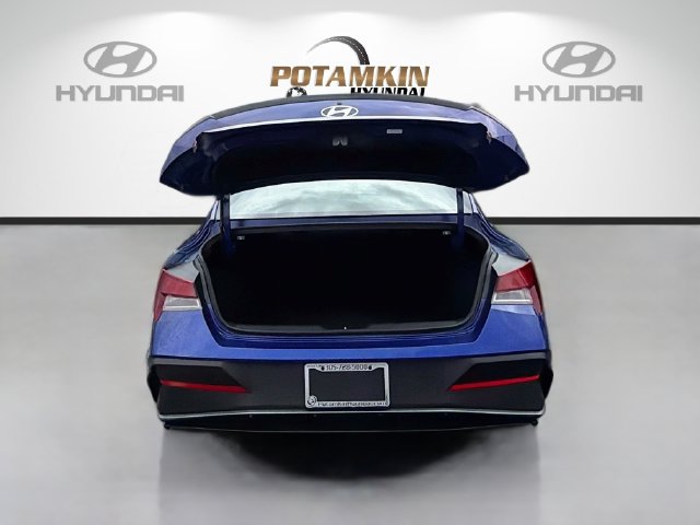 Certified 2026 Hyundai Elantra Sport FWD image 24