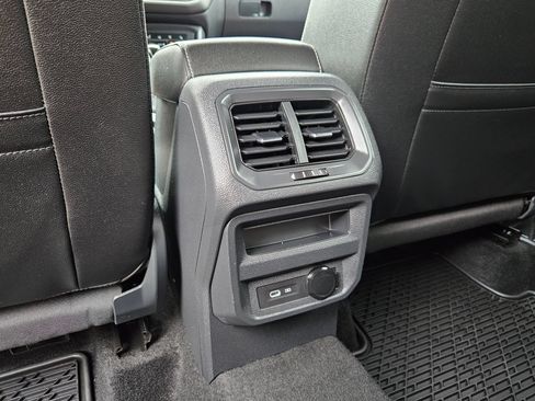 Used 2024 Volkswagen Tiguan SEL R-Line AWD/4WD image 23