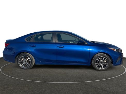 Used 2023 Kia Forte LXS image 7