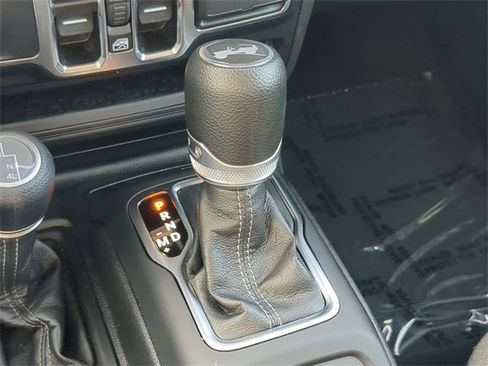 Used 2024 Jeep Wrangler Sport S image 27