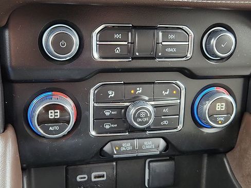 Used 2024 Chevrolet Tahoe LS RWD image 18