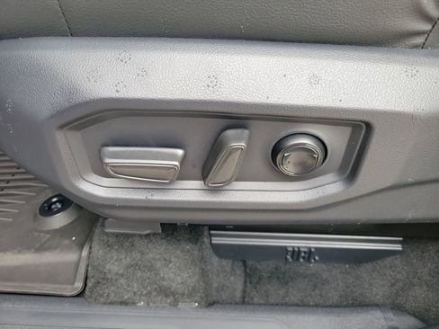 New 2026 Toyota Tundra Limited AWD/4WD image 17