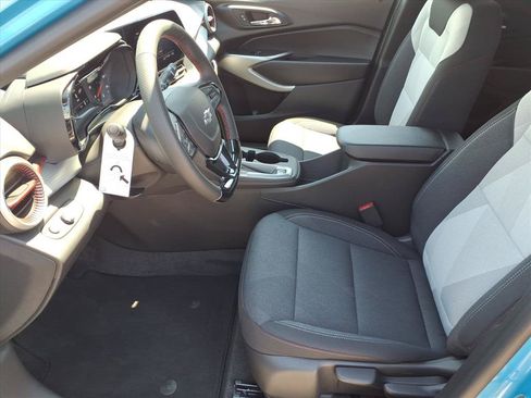 New 2026 Chevrolet Trax RS w/ Sunroof Package FWD image 8