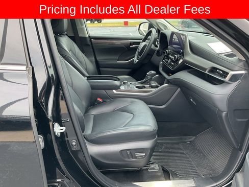Used 2024 Toyota Highlander Limited AWD/4WD image 21