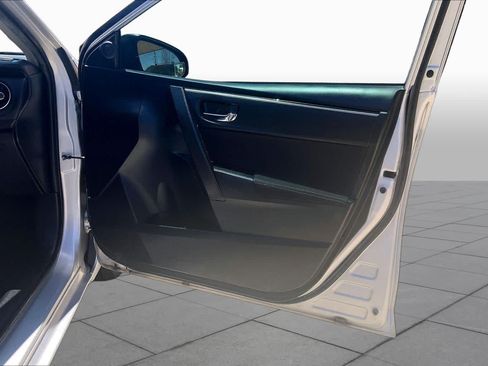 Used 2019 Toyota Corolla LE FWD image 23