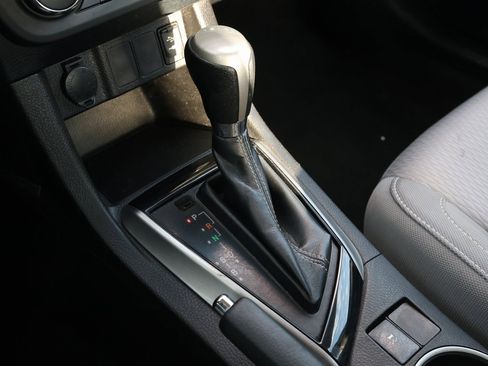 Used 2014 Toyota Corolla LE image 22