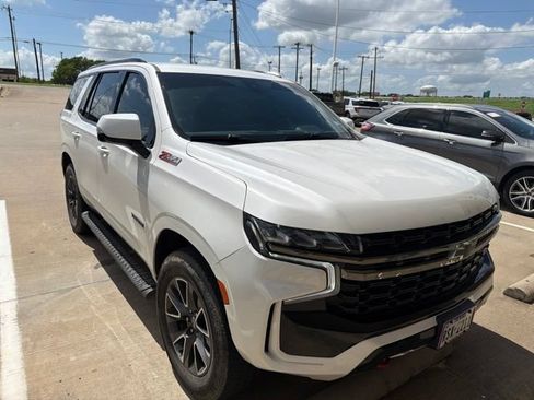 Used 2021 Chevrolet Tahoe Z71 w/ Luxury Package AWD/4WD image 5