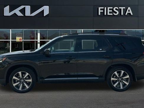 Used 2023 Honda Pilot Touring image 3