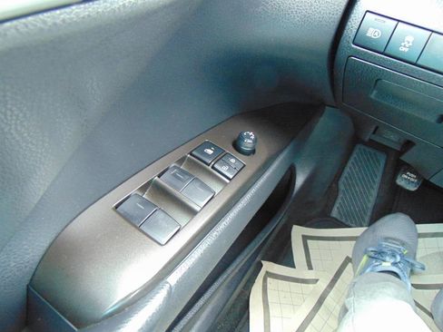 Used 2023 Toyota Camry LE FWD image 33