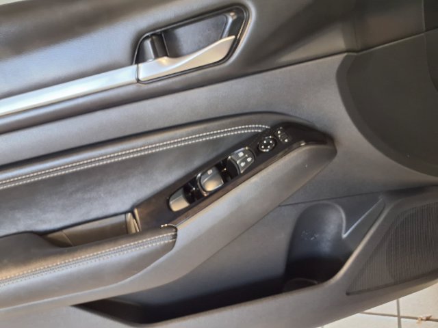 Used 2023 Nissan Altima 2.5 SL AWD/4WD image 16