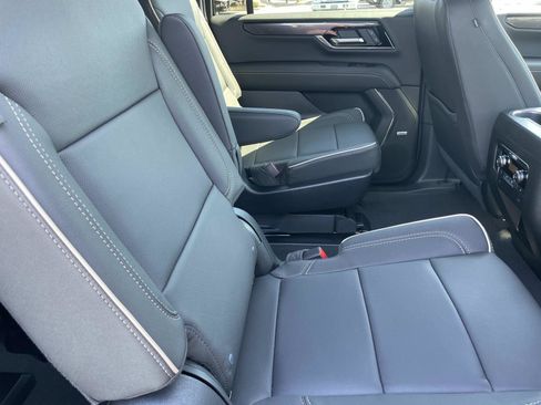 New 2026 GMC Yukon XL Elevation AWD/4WD image 26