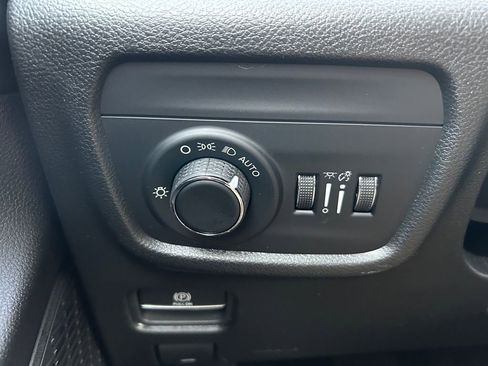 New 2025 Jeep Grand Cherokee 4WD image 17