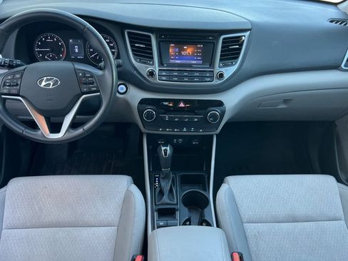 Used 2017 Hyundai Tucson Sport image 4