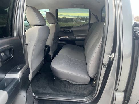 Used 2018 Toyota Tacoma SR5 image 13