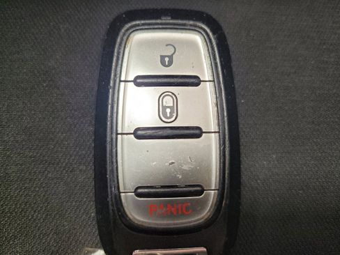 Used 2017 Chrysler Pacifica LX FWD image 32