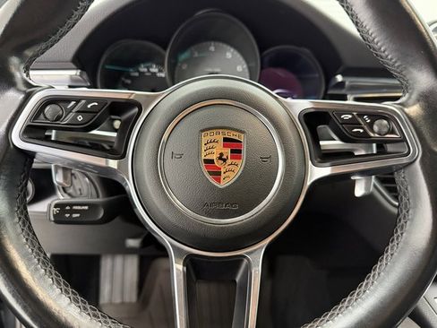 Used 2017 Porsche Macan S w/ Premium Package image 9