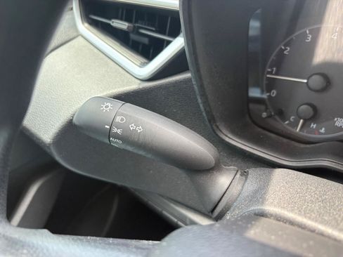 Used 2023 Toyota Corolla LE w/ LE Convenience Package FWD image 31