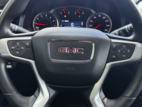 Used 2023 GMC Acadia SLE w/ Driver Convenience Package FWD image 17