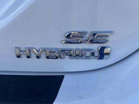 Used 2024 Toyota Camry SE w/ Audio Upgrade Package image 9