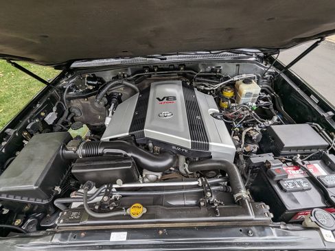 Used 2005 Toyota Land Cruiser image 9