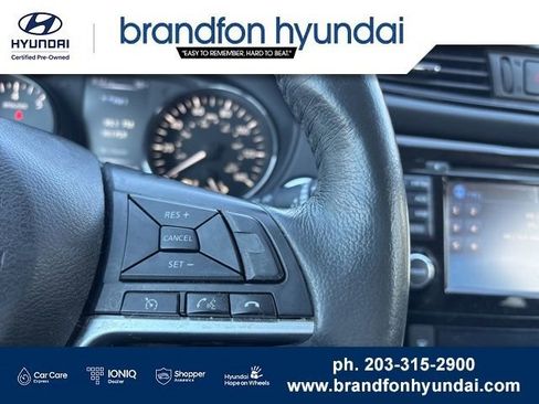 Used 2017 Nissan Rogue SV w/ Sun & Sound Touring Package AWD/4WD image 15