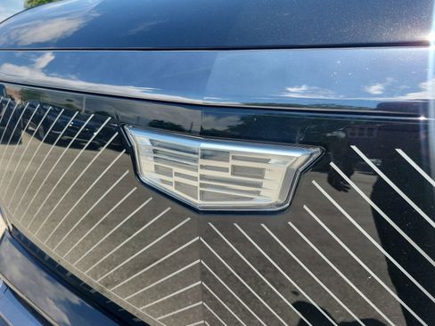 Used 2026 Cadillac Vistiq Platinum AWD/4WD image 8