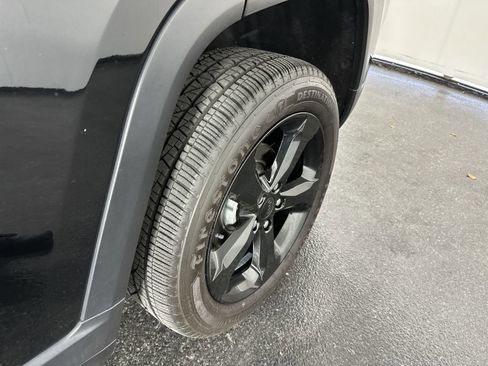 Used 2022 Jeep Grand Cherokee Altitude image 10