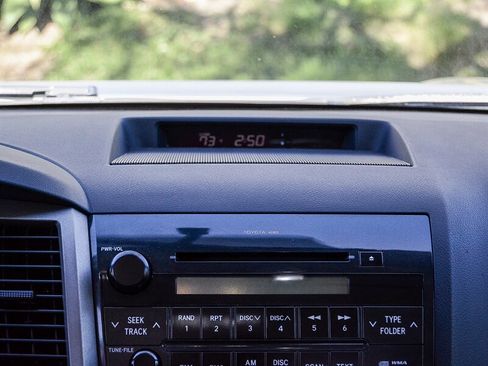 Used 2010 Toyota Tundra 2WD Double Cab image 11