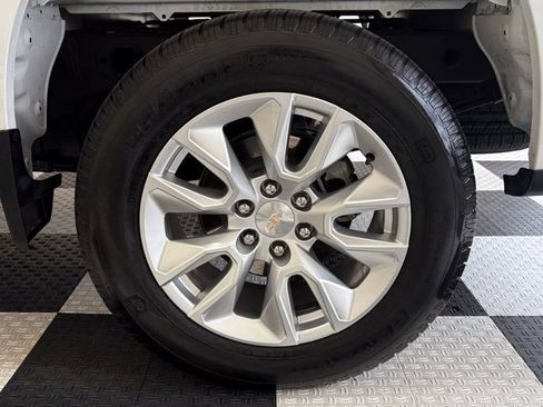 Used 2024 Chevrolet Silverado 1500 Custom image 10