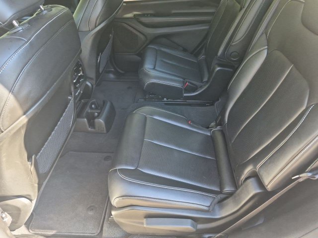 Used 2023 Jeep Grand Cherokee L Limited w/ Luxury Tech Group II AWD/4WD image 22