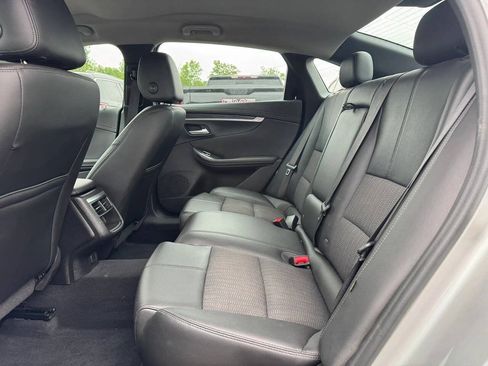 Used 2017 Chevrolet Impala LT FWD image 11