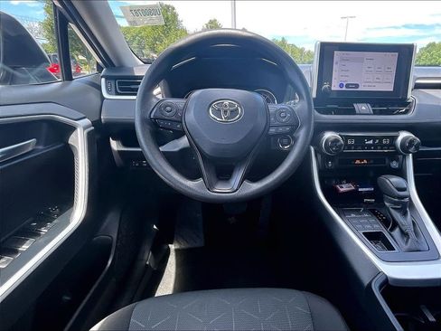 Used 2025 Toyota RAV4 XLE AWD/4WD image 17